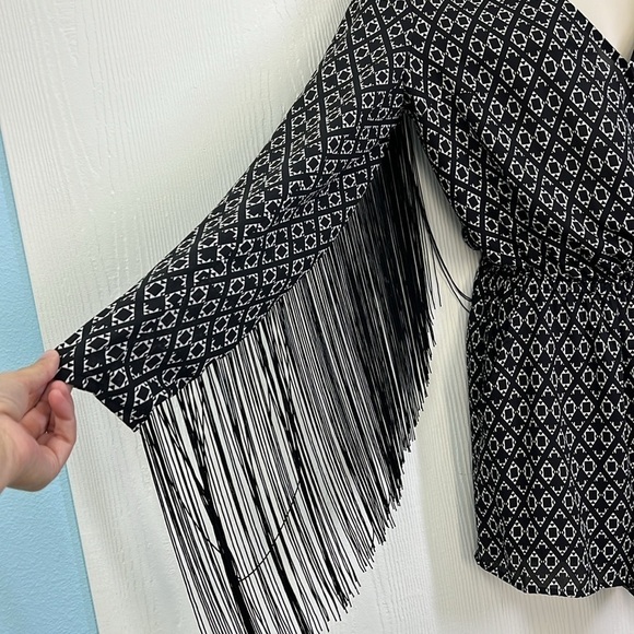 H&M Coachella - Black And White Design Fringe Sleeves Short Romper Size 8 - Picture 4 of 11